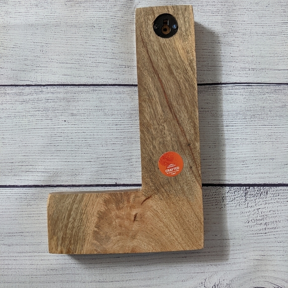 Letter "L" wall art - Picture 2 of 5